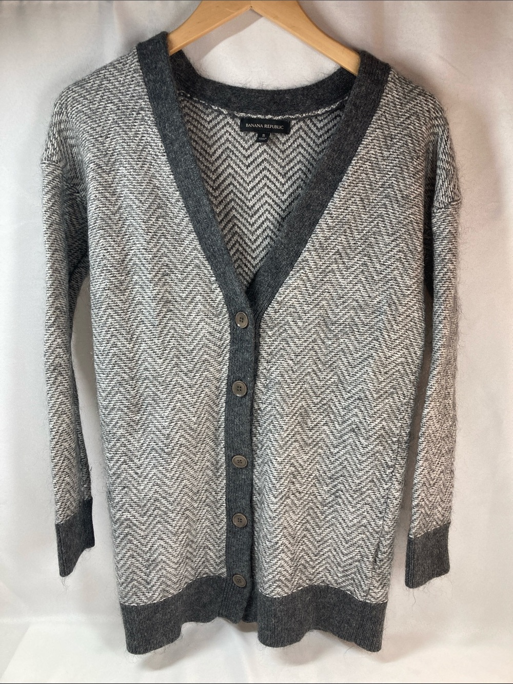 Banana Republic Gray Mohair Blend Herringbone V-Neck Button Cardigan Cozy Fuzzy